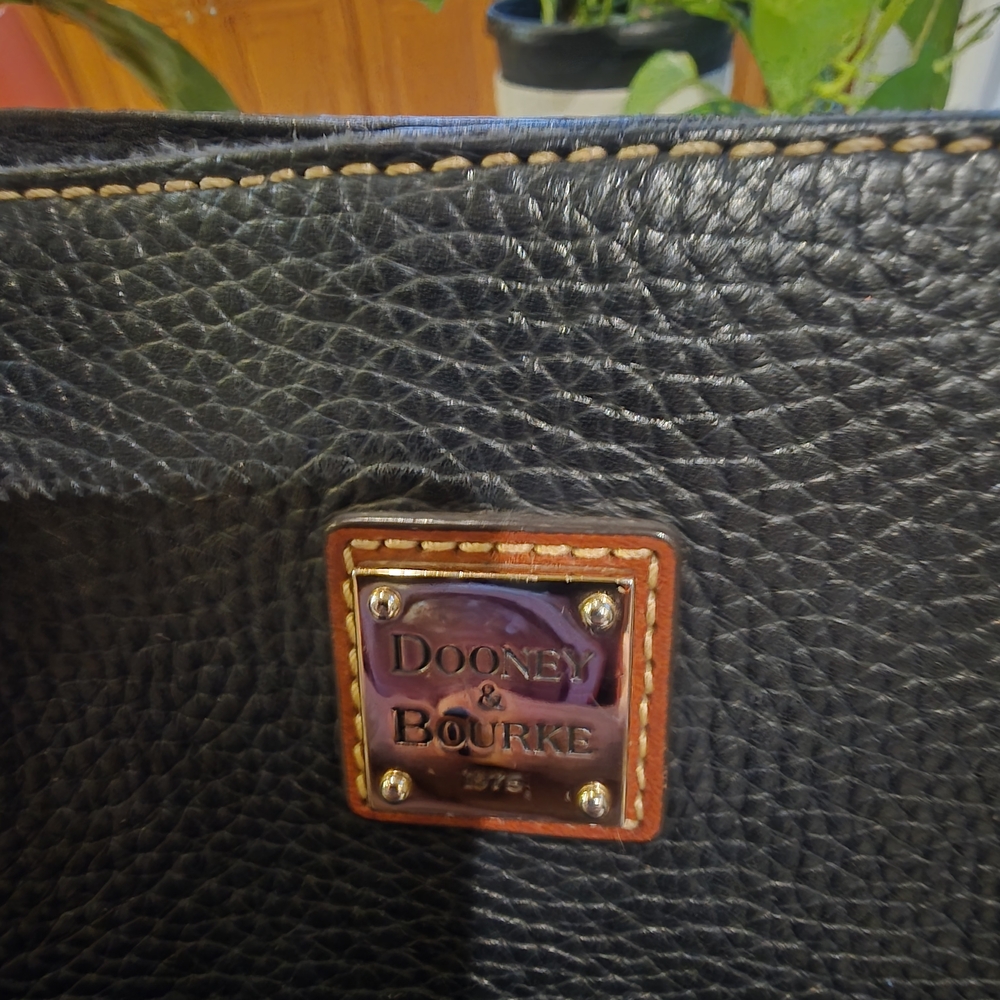 Dooney & Bourke Tammy Black Pebbled Leather Tote with Brown Trim. - Picture 5 of 8